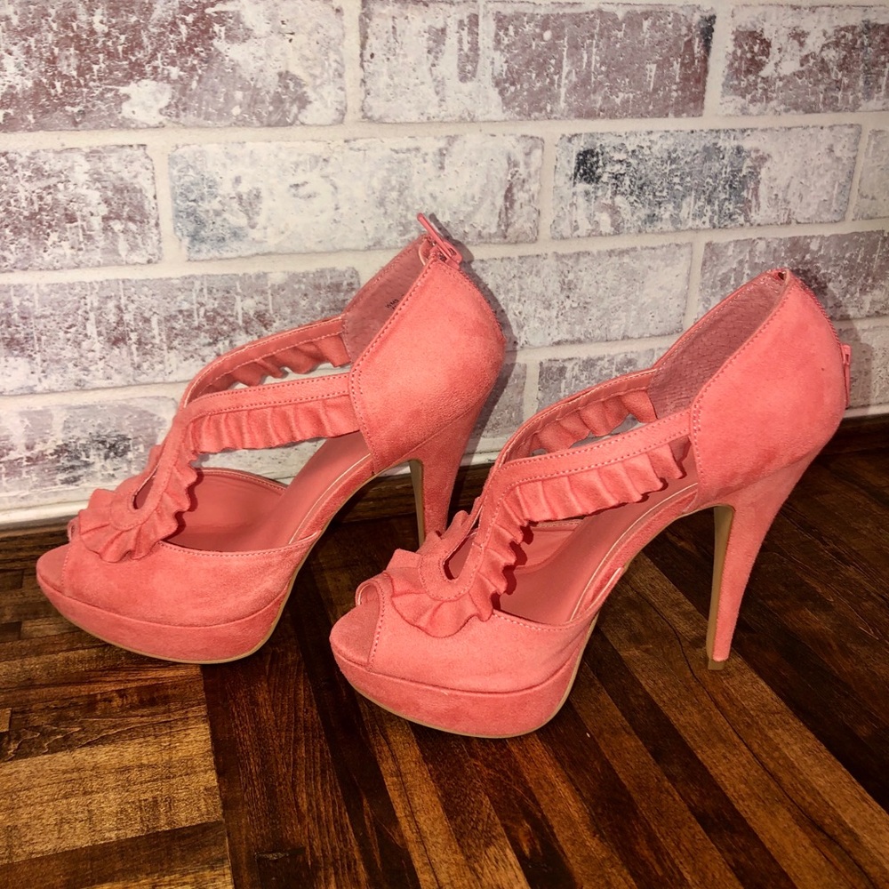 NEW Summer Coral Open Toe Heel. 🌞🌺🏝